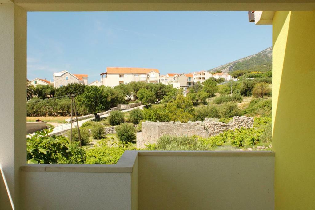 Apartments Nejasmic - Little House For Peaceful And Domestic Vacation Bol Kültér fotó