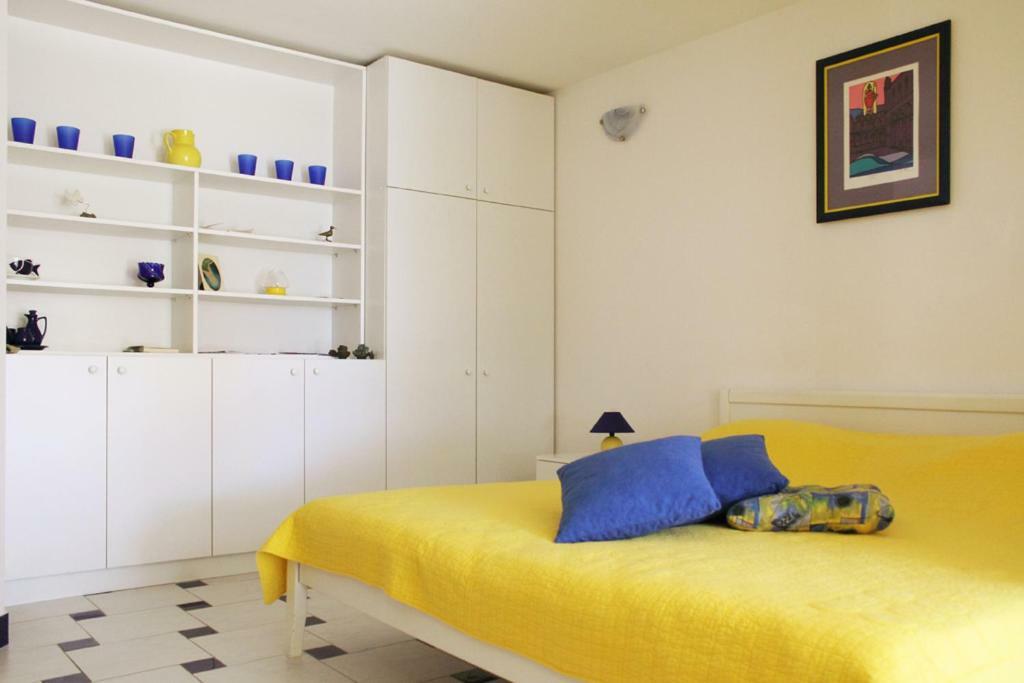 Apartments Nejasmic - Little House For Peaceful And Domestic Vacation Bol Kültér fotó