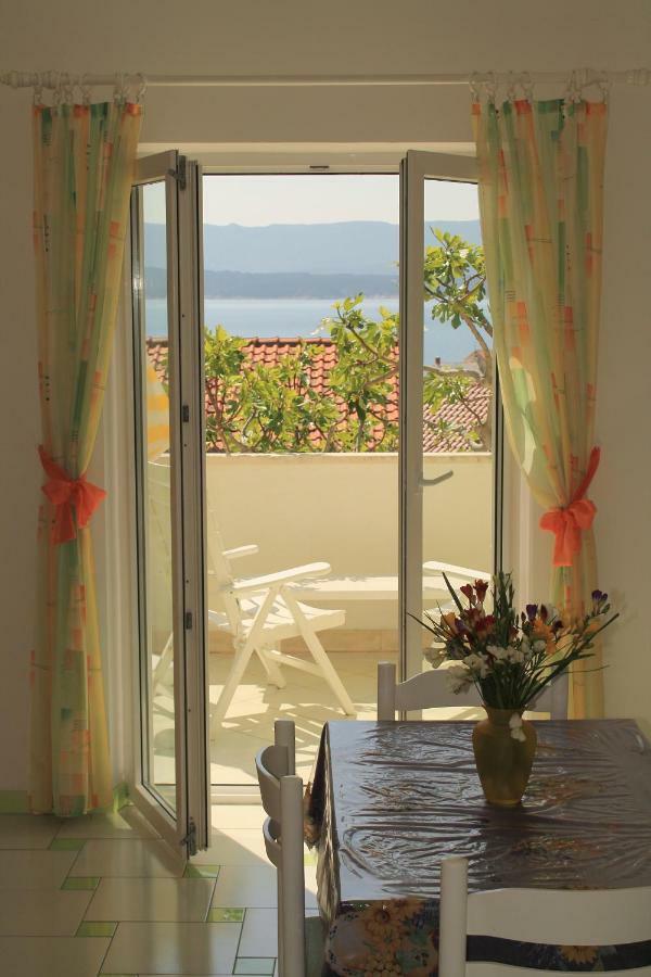 Apartments Nejasmic - Little House For Peaceful And Domestic Vacation Bol Kültér fotó